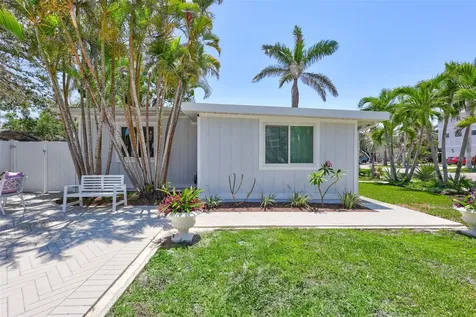 643 Calle Del Otono Sarasota FL 34242