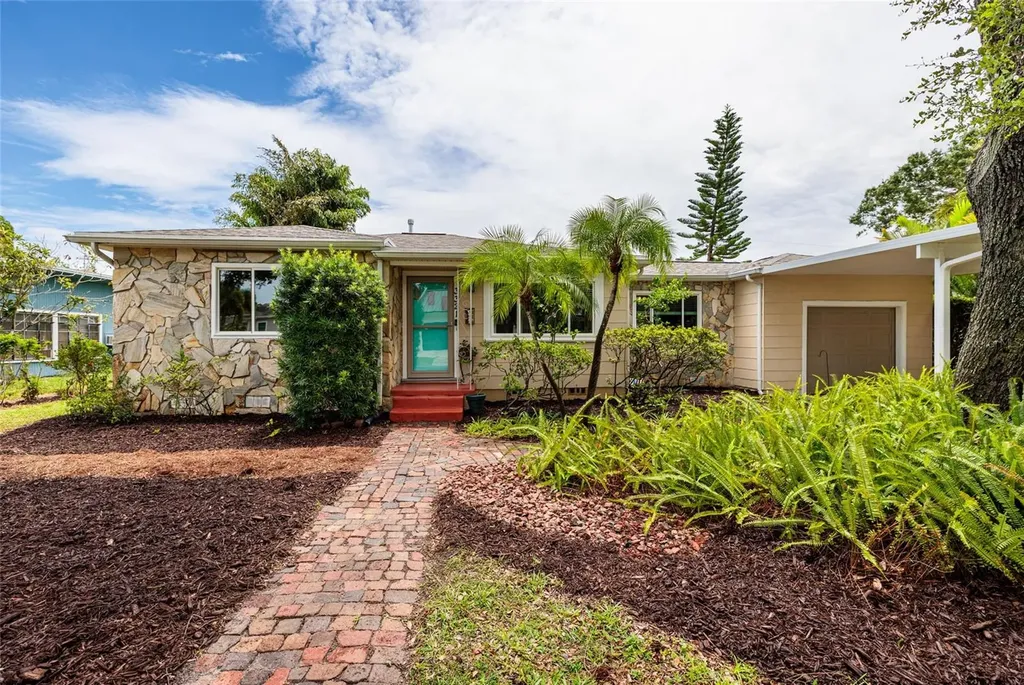 3321 14th Street N St Petersburg FL 33704