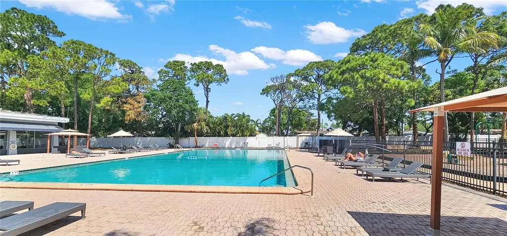 2700 Coconut Bay Lane Sarasota FL 34237