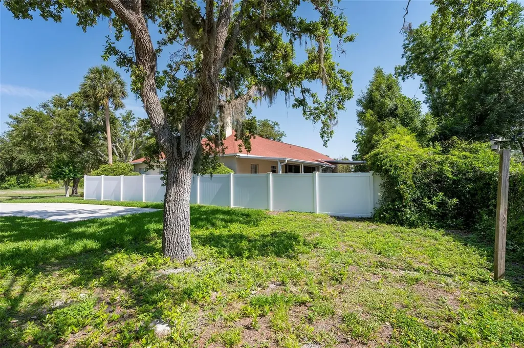 9908 Alafia River Lane Gibsonton FL 33534