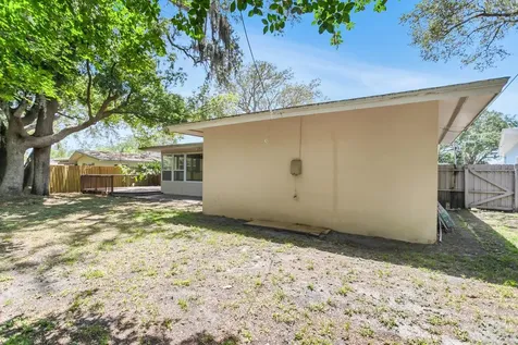 1739 Woodridge Drive Clearwater FL 33756