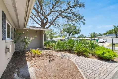 1739 Woodridge Drive Clearwater FL 33756