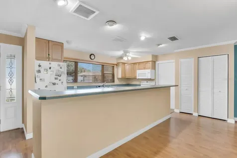1739 Woodridge Drive Clearwater FL 33756