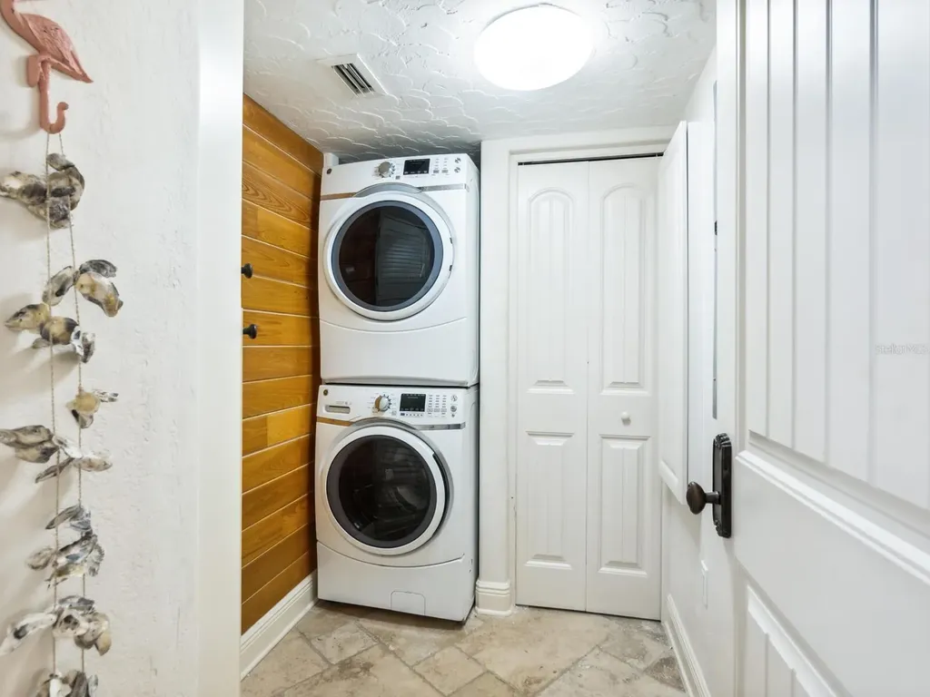 5880 Midnight Pass Road Sarasota FL 34242