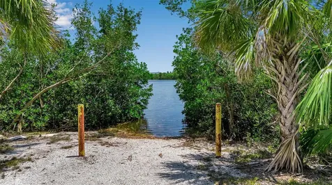 932 Mangrove Edge Court Bradenton FL 34208