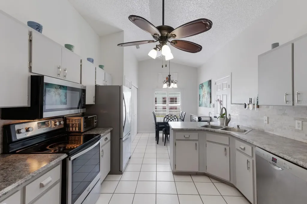 613 E 49th Street E Bradenton FL 34208