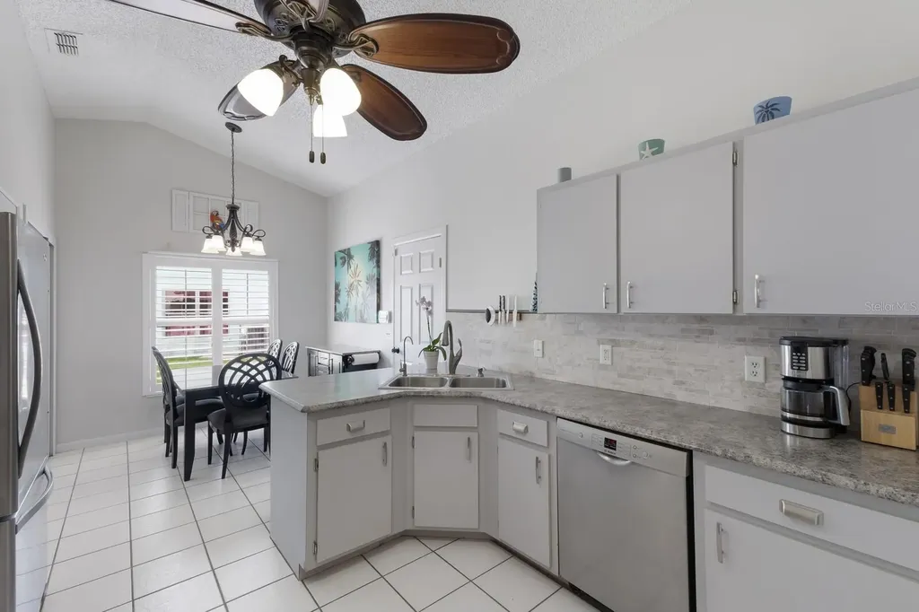 613 E 49th Street E Bradenton FL 34208