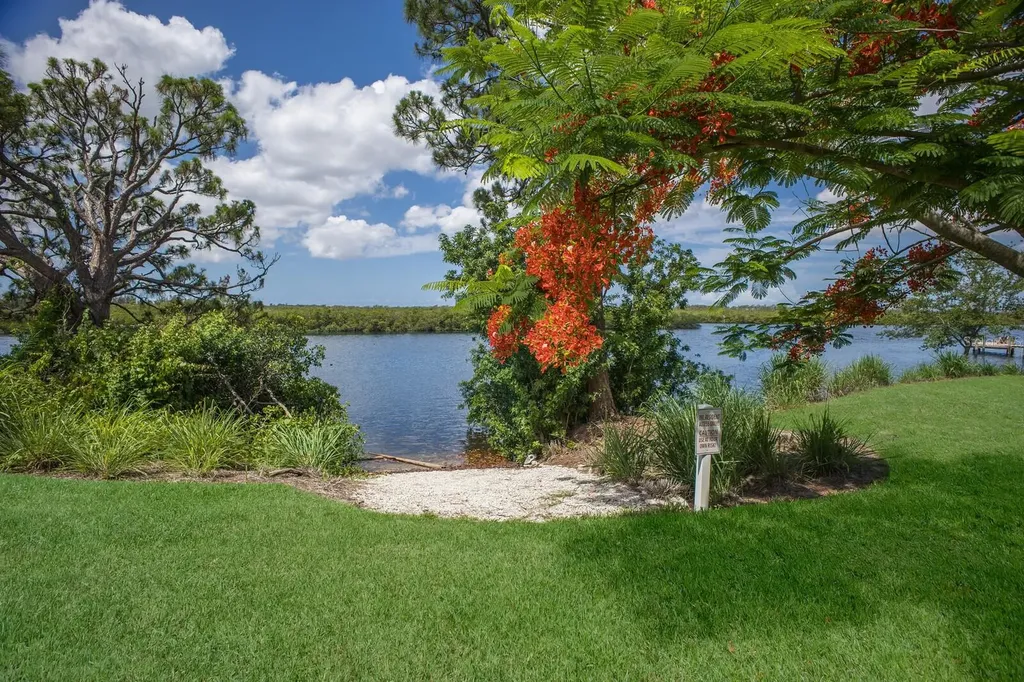 613 E 49th Street E Bradenton FL 34208