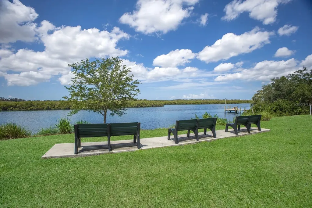 613 E 49th Street E Bradenton FL 34208