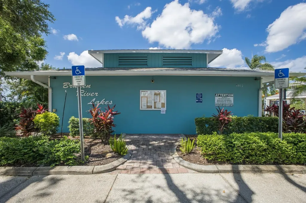 613 E 49th Street E Bradenton FL 34208