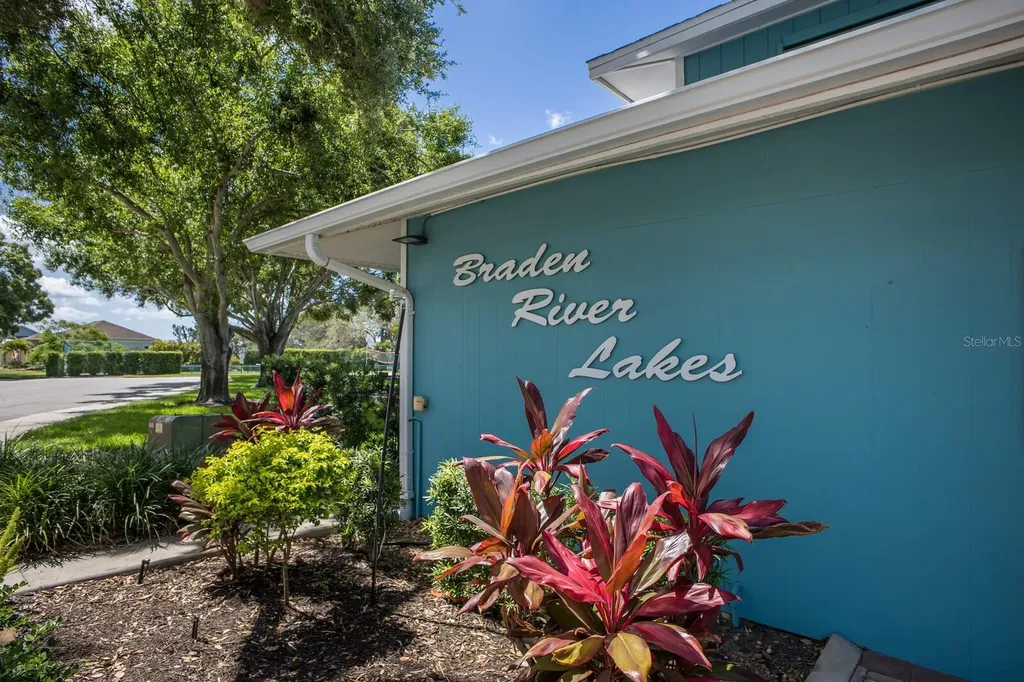 613 E 49th Street E Bradenton FL 34208