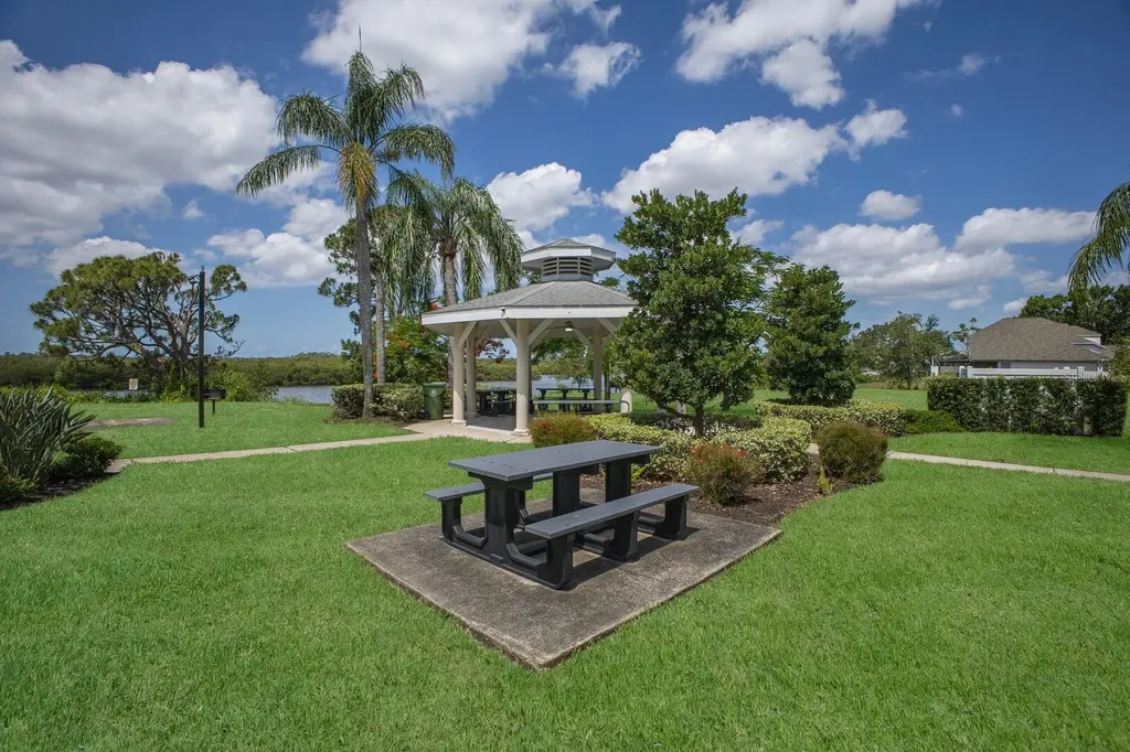 613 E 49th Street E Bradenton FL 34208