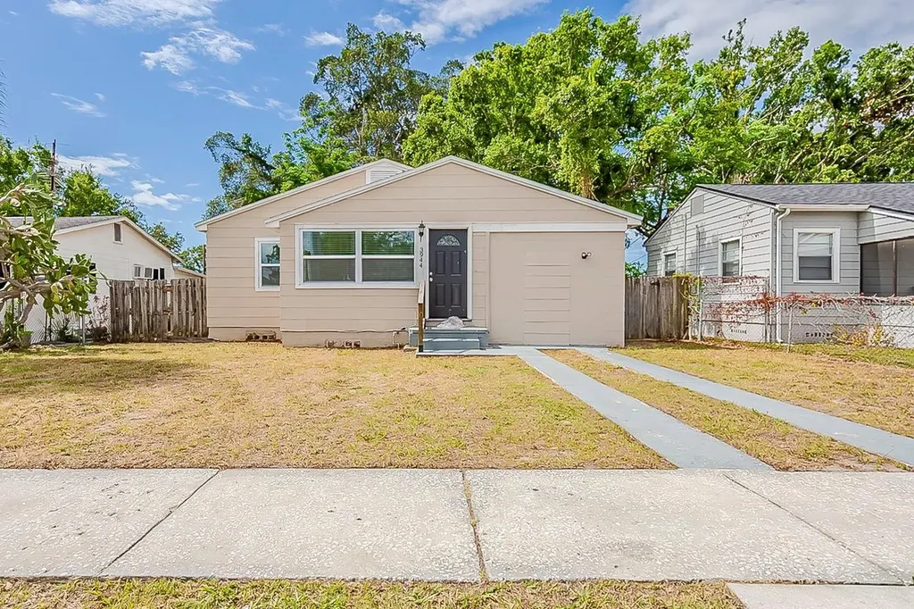 3944 11th Avenue S St Petersburg FL 33711