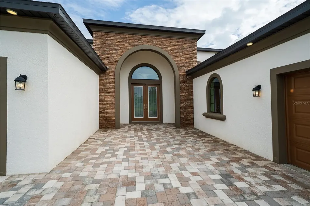 8834 Sanders Tree Loop Wesley Chapel FL 33545