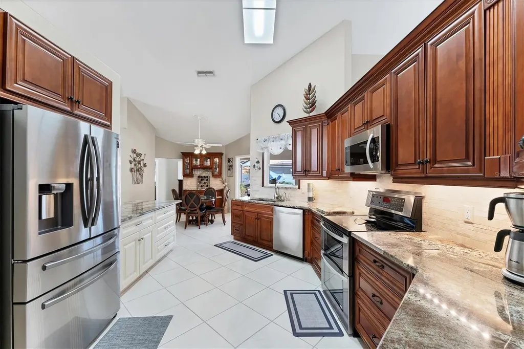 4585 Dover Street Circle E Bradenton FL 34203