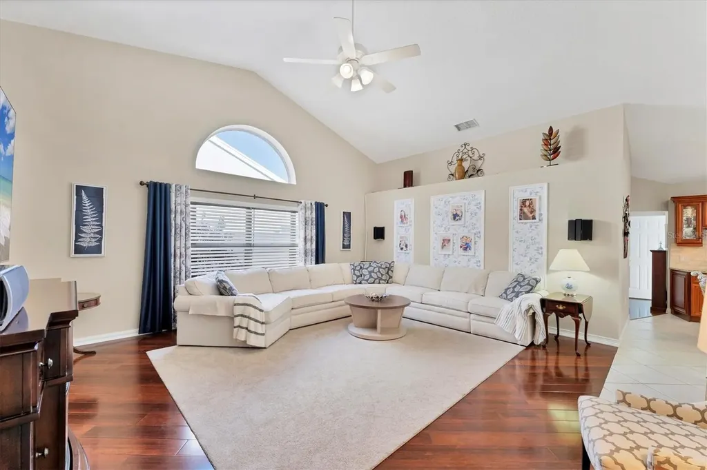 4585 Dover Street Circle E Bradenton FL 34203