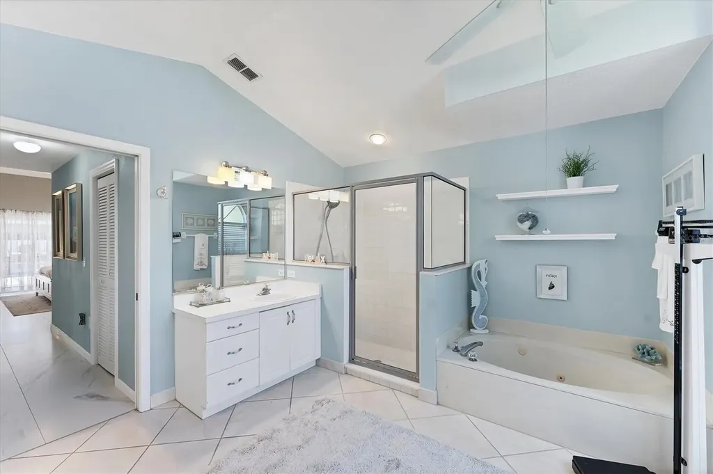 4585 Dover Street Circle E Bradenton FL 34203