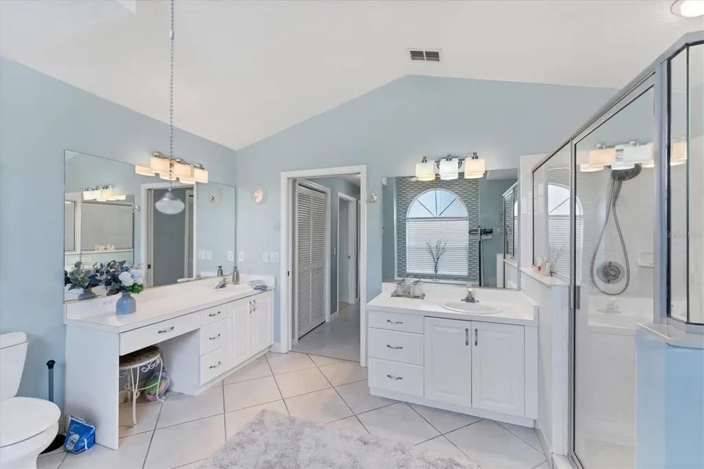 4585 Dover Street Circle E Bradenton FL 34203