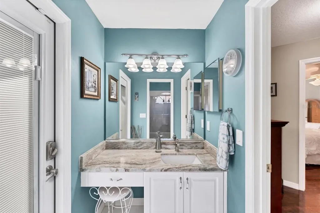 4585 Dover Street Circle E Bradenton FL 34203