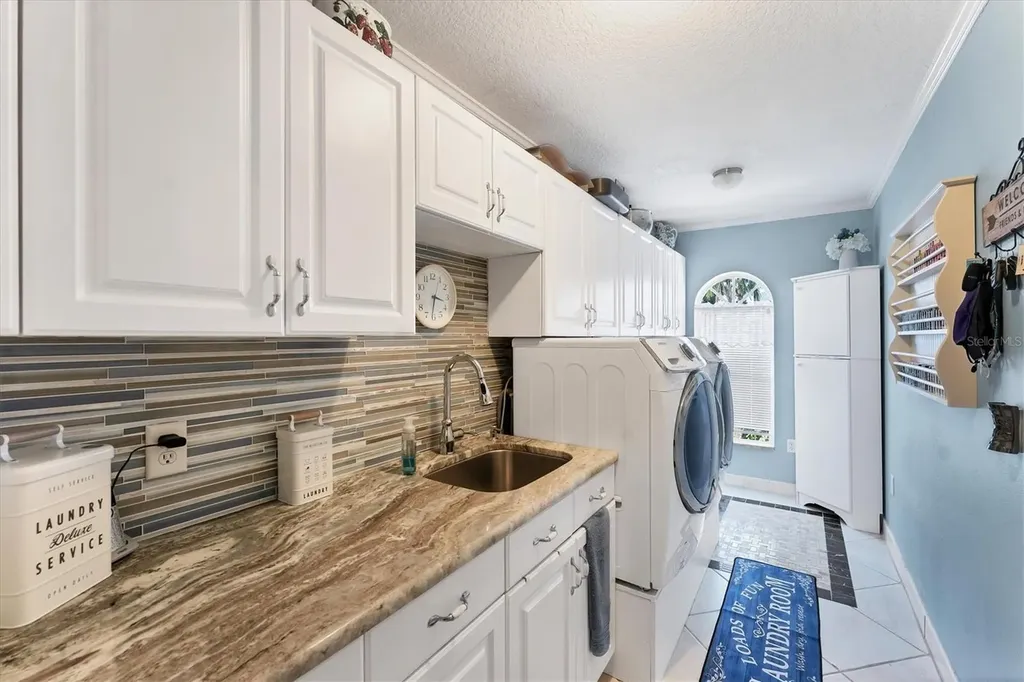 4585 Dover Street Circle E Bradenton FL 34203