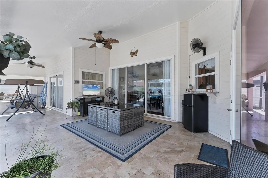 4585 Dover Street Circle E Bradenton FL 34203