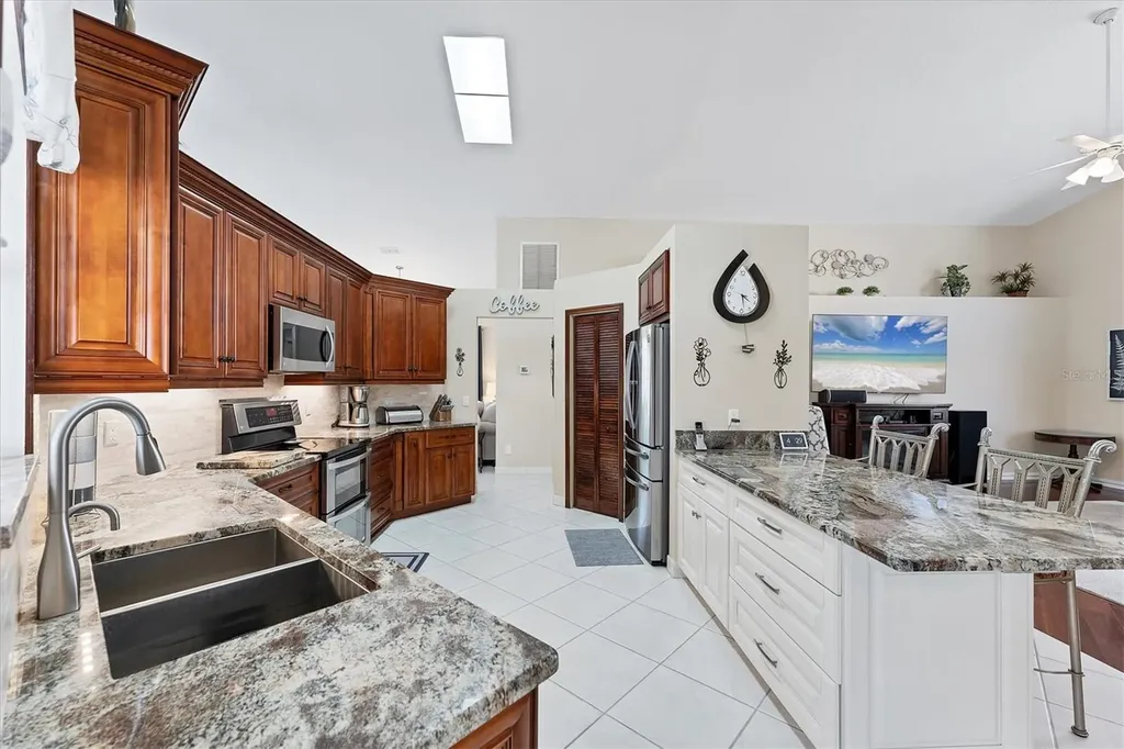4585 Dover Street Circle E Bradenton FL 34203