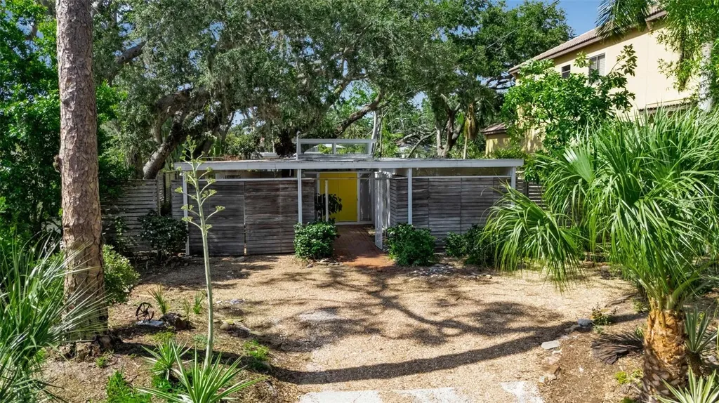 1677 Hyde Park Street Sarasota FL 34239