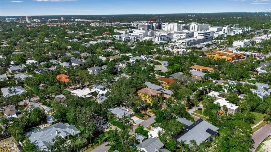 1677 Hyde Park Street Sarasota FL 34239