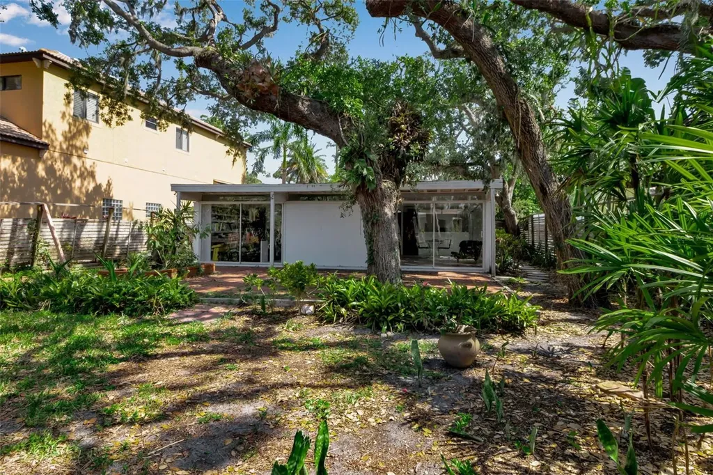 1677 Hyde Park Street Sarasota FL 34239