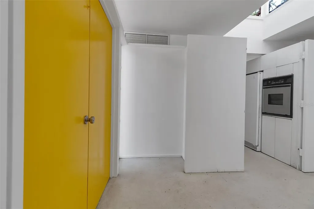 1677 Hyde Park Street Sarasota FL 34239