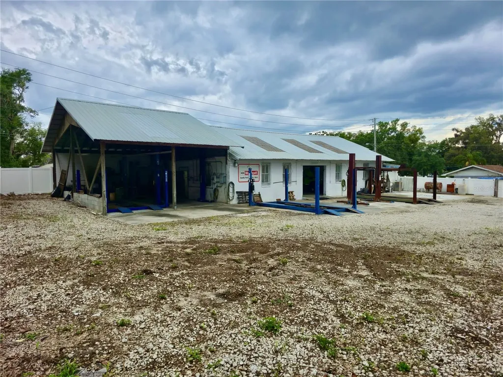 1310 1st Mount Dora FL 32757