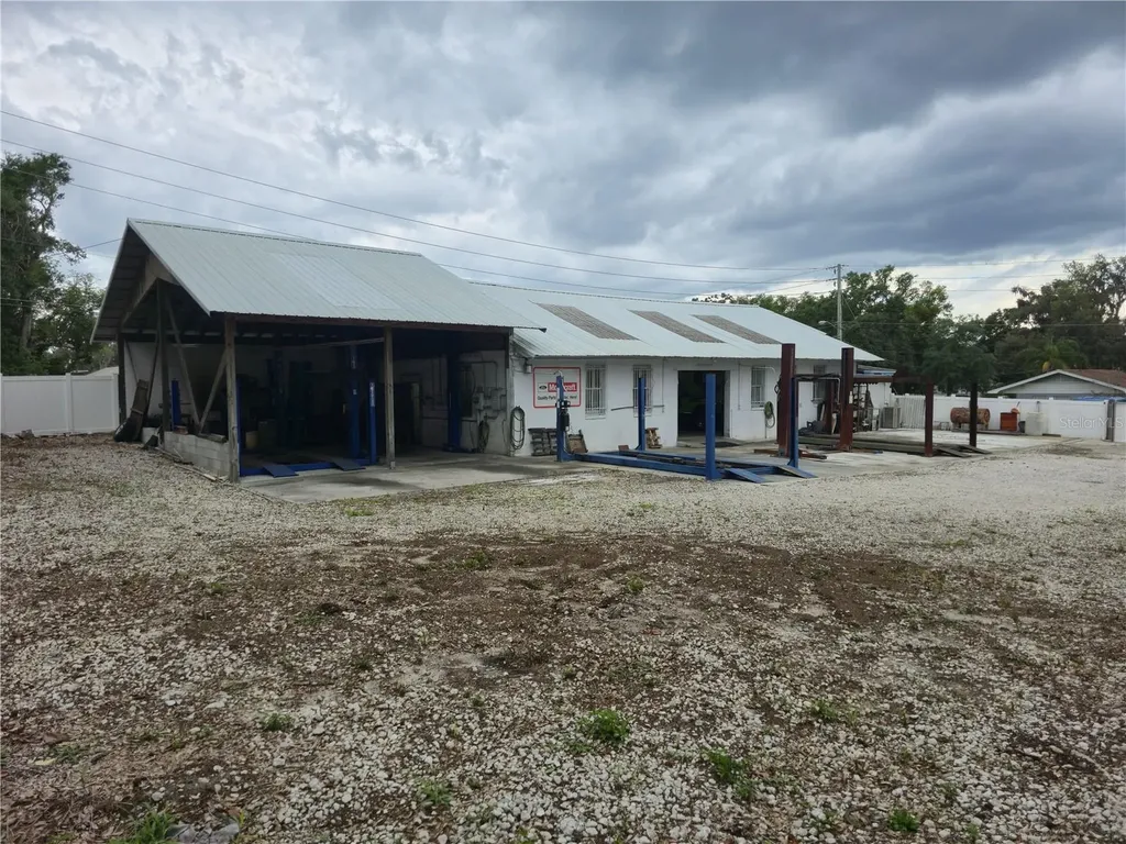 1310 1st Mount Dora FL 32757