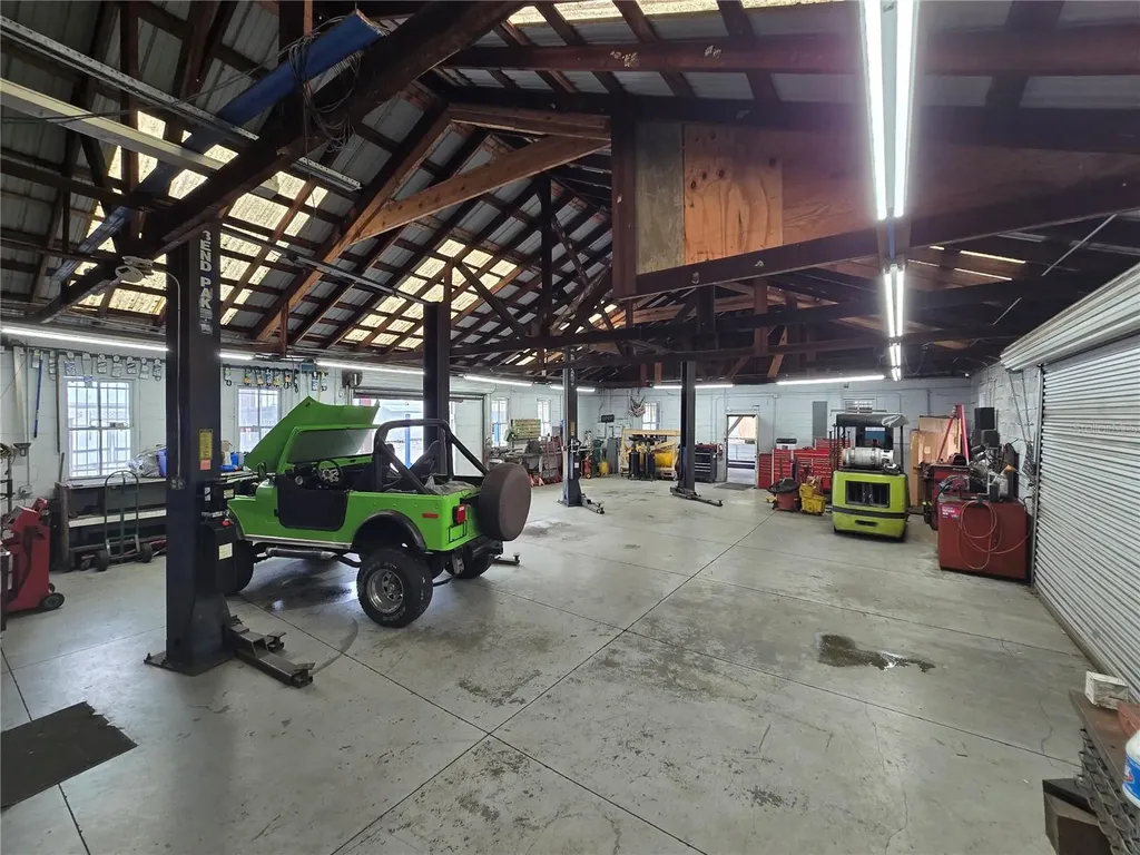 1310 1st Mount Dora FL 32757