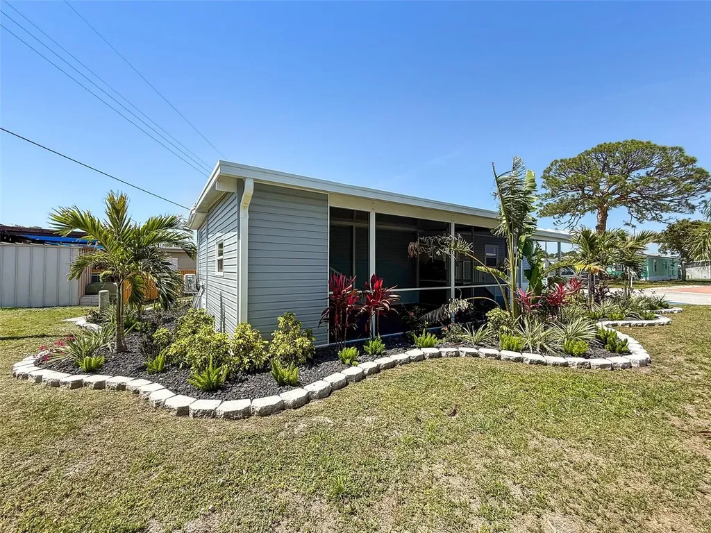 5141 Oakland Hills Avenue Sarasota FL 34234