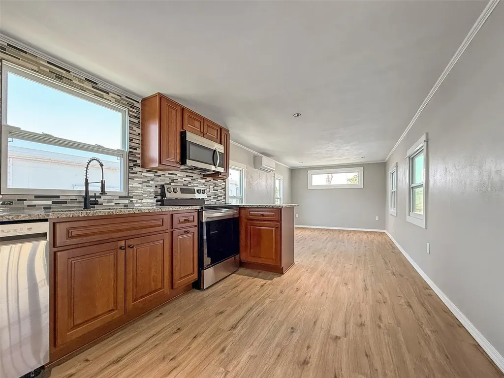 5141 Oakland Hills Avenue Sarasota FL 34234