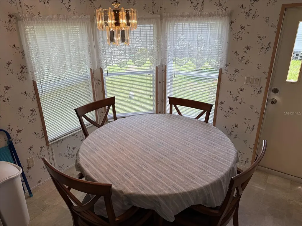 26 Canal Way Lake Panasoffkee FL 33538