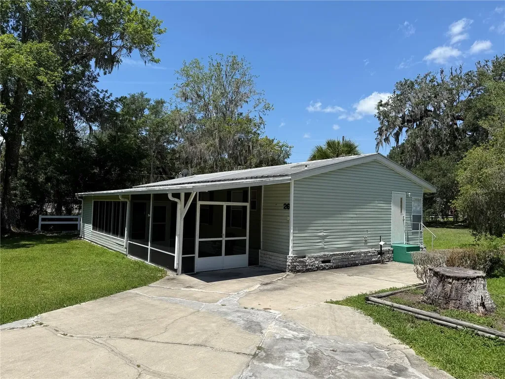 26 Canal Way Lake Panasoffkee FL 33538