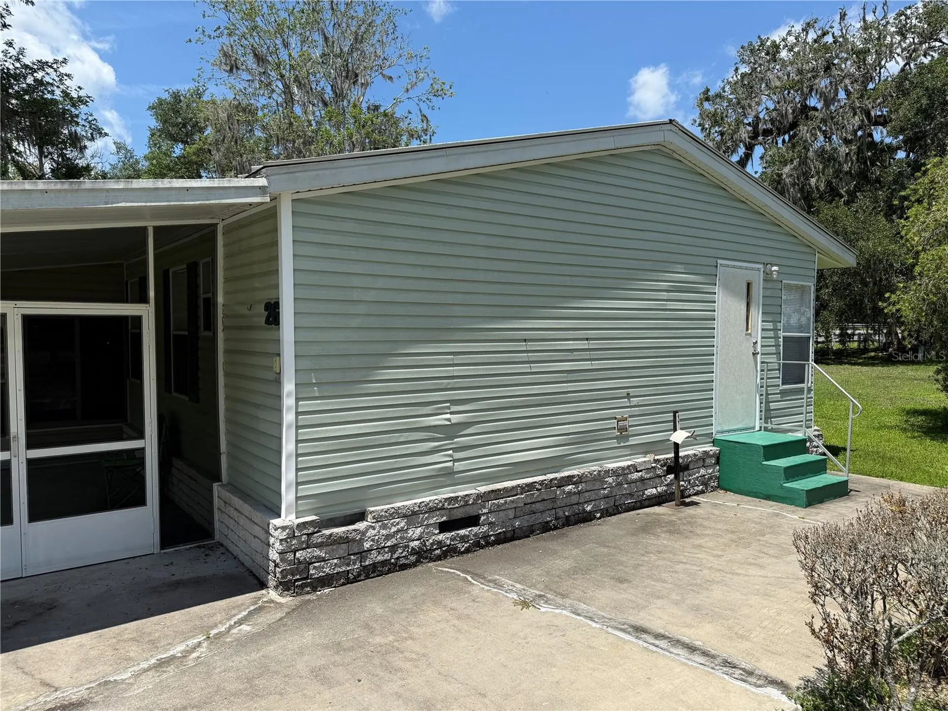 26 Canal Way Lake Panasoffkee FL 33538