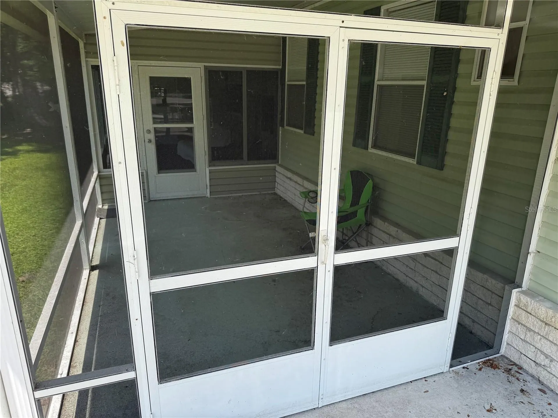 26 Canal Way Lake Panasoffkee FL 33538