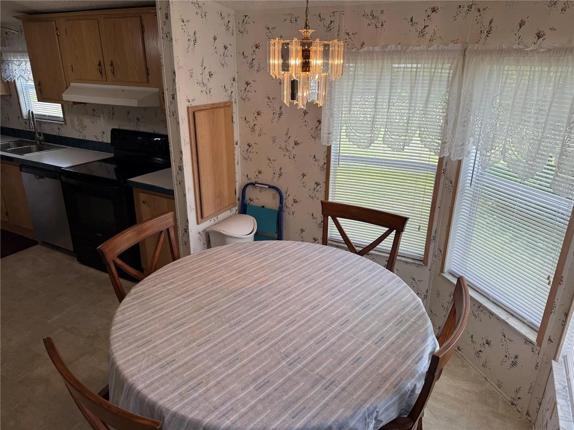 26 Canal Way Lake Panasoffkee FL 33538