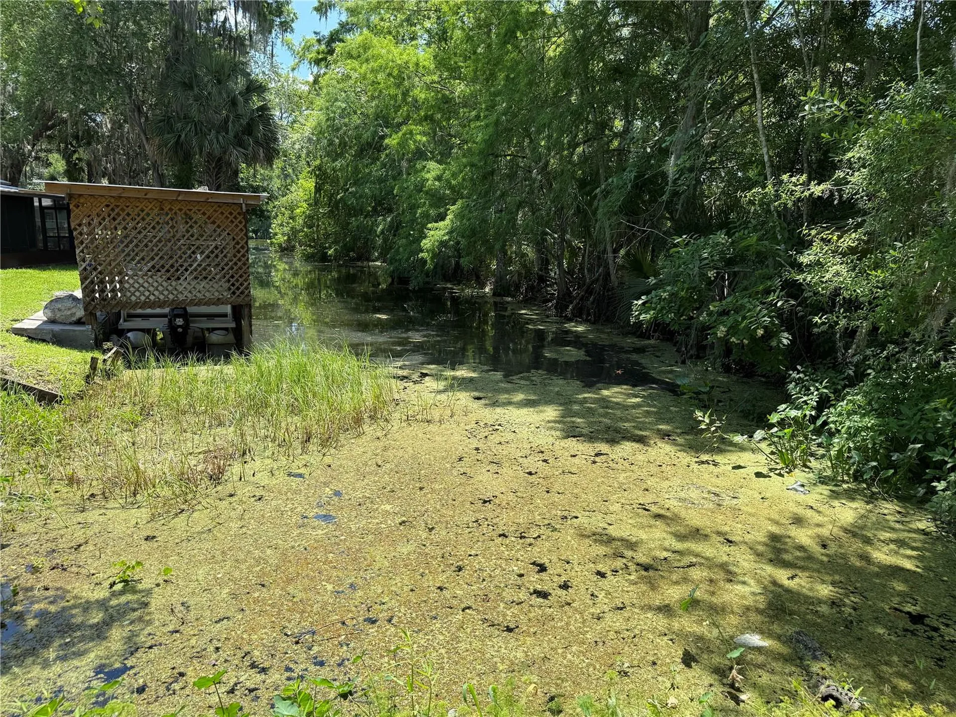 26 Canal Way Lake Panasoffkee FL 33538