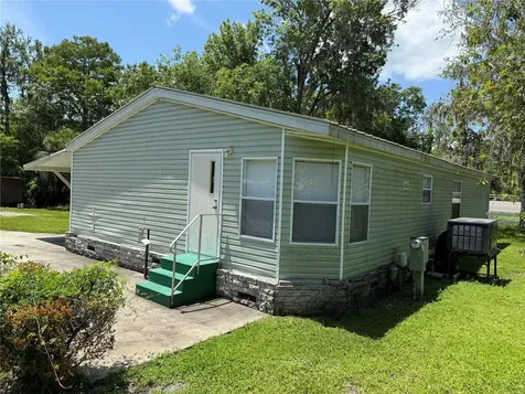 26 Canal Way Lake Panasoffkee FL 33538