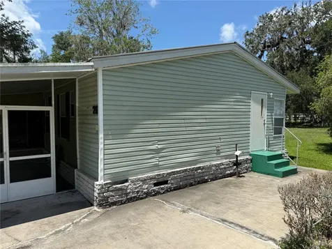 26 Canal Way Lake Panasoffkee FL 33538