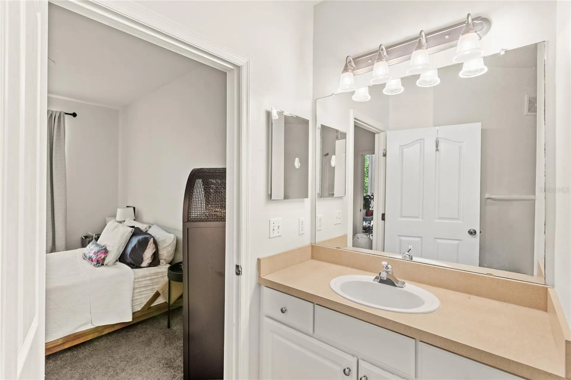 12837 Madison Pointe Circle Orlando FL 32821