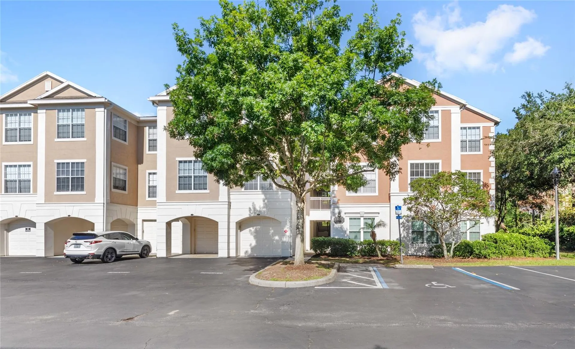 12837 Madison Pointe Circle Orlando FL 32821