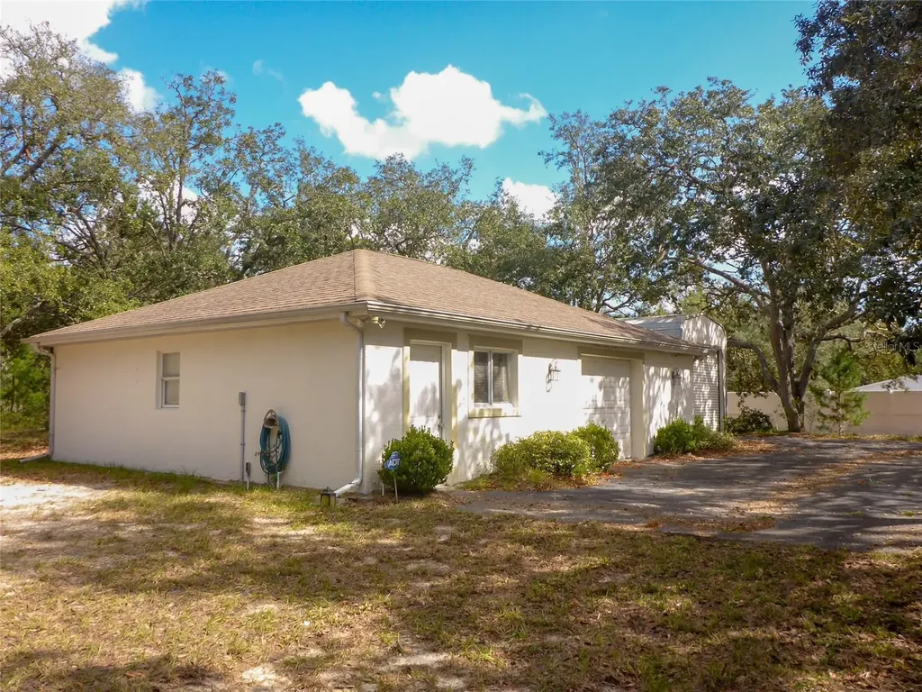 12271 Centralia Road Weeki Wachee FL 34614