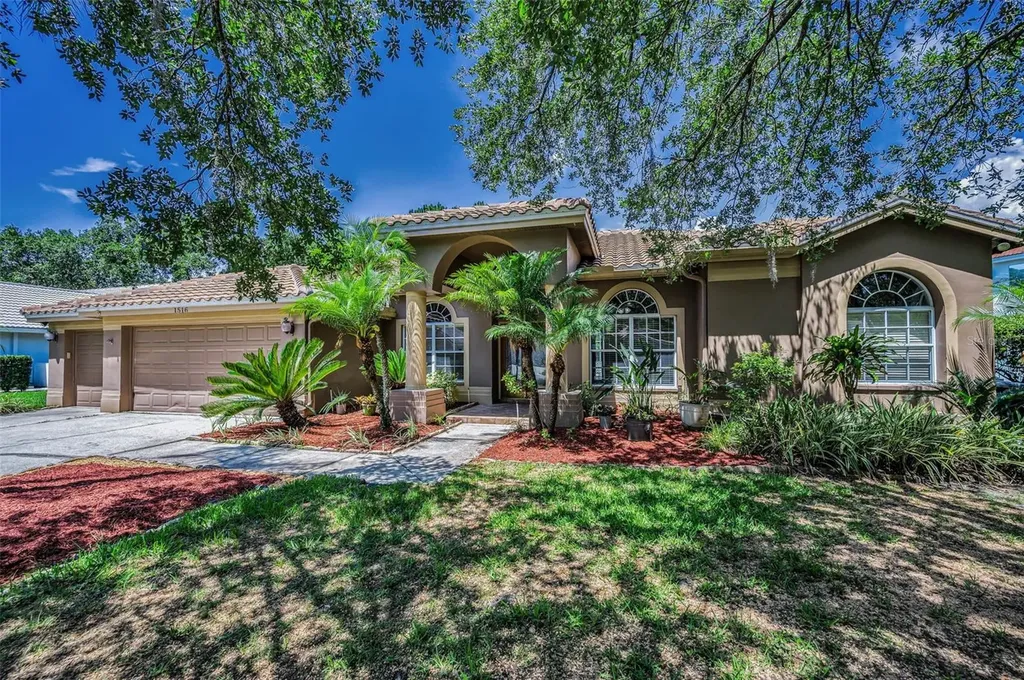 1516 E Lake Woodlands Parkway Oldsmar FL 34677