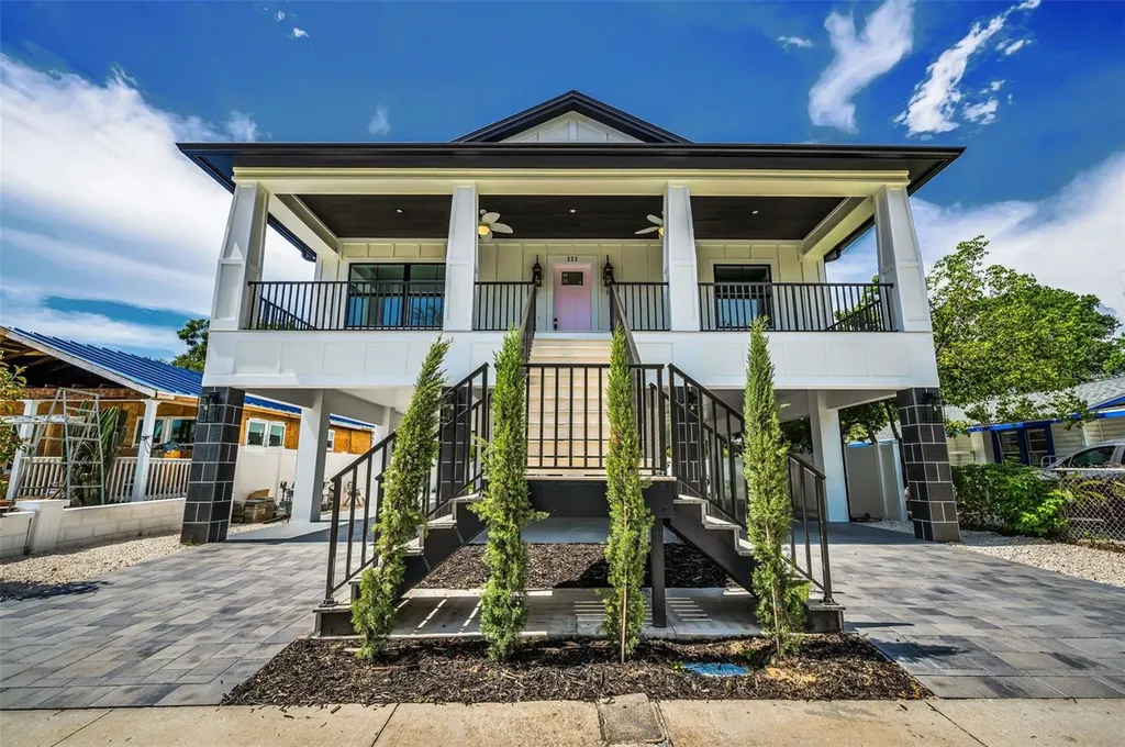 111 E Cedar Street Tarpon Springs FL 34689