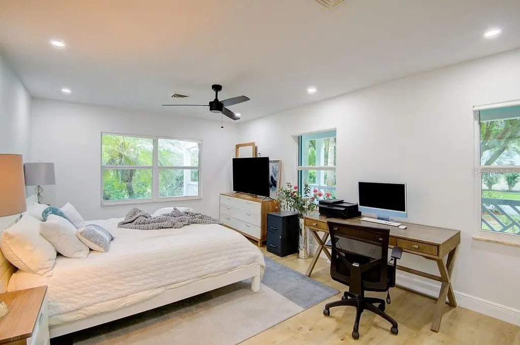 1720 Spring Creek Drive Sarasota FL 34239