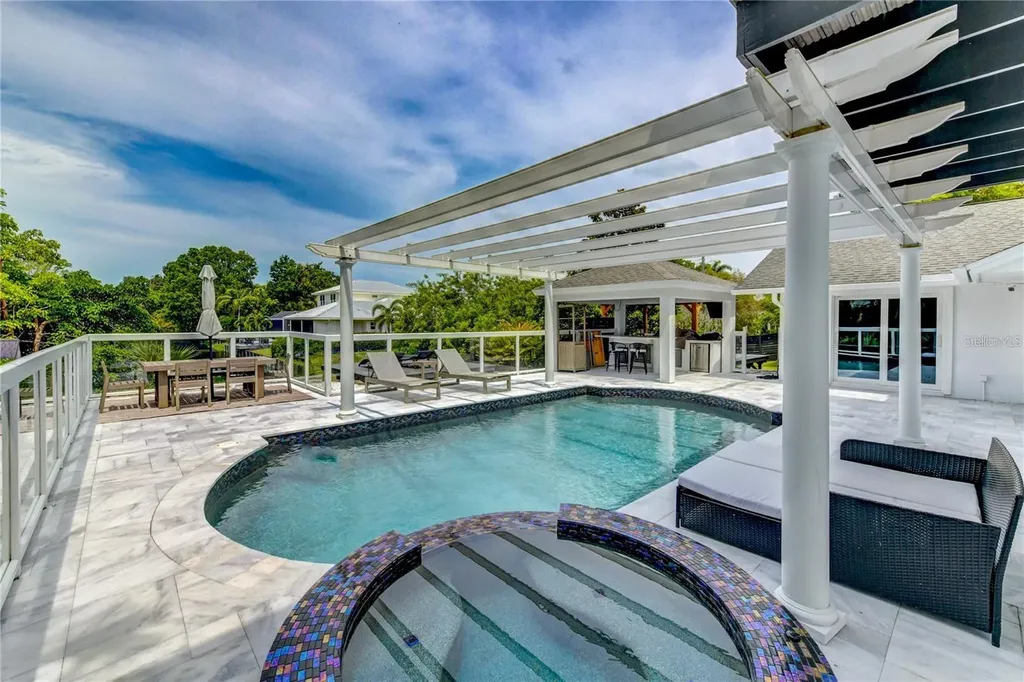 1720 Spring Creek Drive Sarasota FL 34239